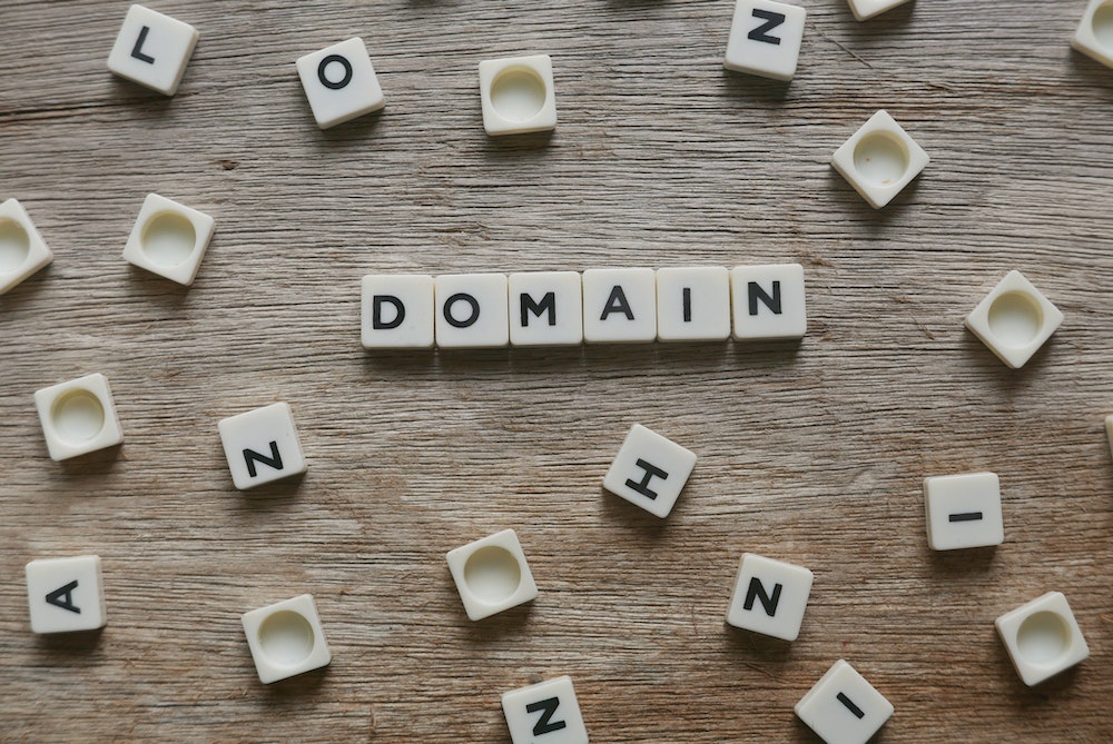 Guide détaillé pour choisir un hébergeur web adapté à vos besoins